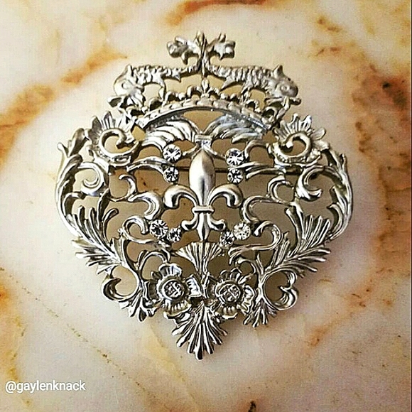 Unbranded Jewelry - Sparkling Koi and Fleur-de-Lis Brooch